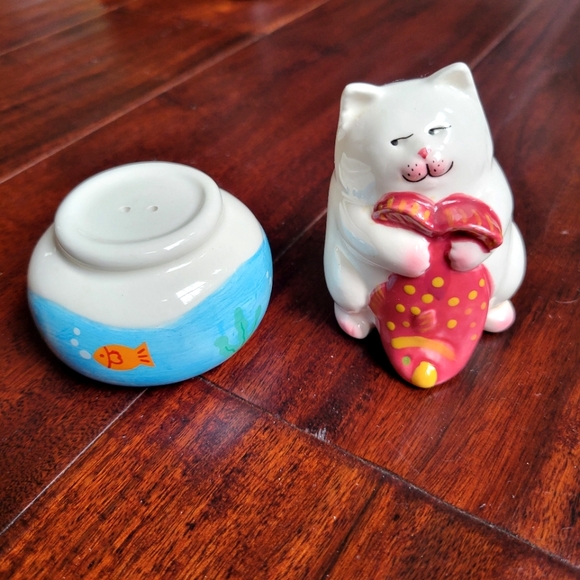 Vtg NEW Salt & Pepper Shakers Fun Cat Salt & Pepper Shakers Cat Lover - Picture 1 of 15
